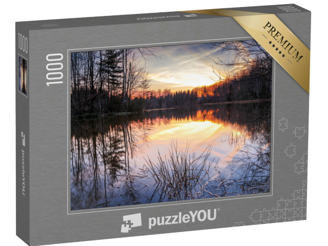 Puzzle 1000 Teile „Sonnenuntergang über einem Bergsee im Erzgebirge, Schneeberg“