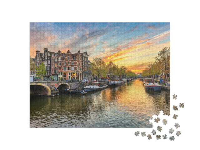 Puzzle 1000 Teile „Amsterdam Stadtsilhouette an der Gracht Waterfront, Amsterdam, Niederlande“