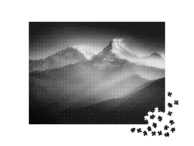 Puzzle 1000 Teile „Majestätische Annapurna Berge, schwarz-weiß“