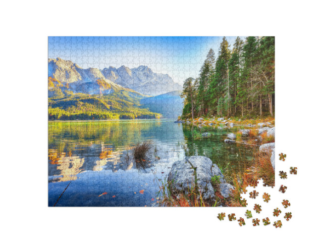 Puzzle 1000 Teile „Eibsee vor dem Gipfel der Zugspitze im Herbstlist, Bayern, Deutschland“