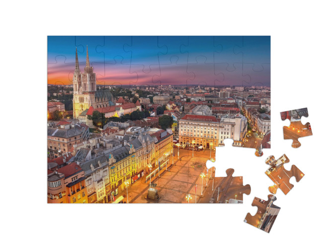 Puzzle 48 Teile „Nacht über dem Ban Jelacic Platz, Zagreb, Kroatien“