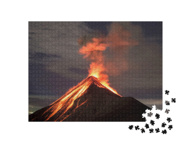 Puzzle 1000 Teile „Lava, die Vulkan Fuego in Antigua, Guatemala, nach einem Ausbruch hinunterfließt“