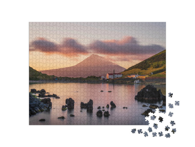 Puzzle 1000 Teile „Bunter Sonnenaufgang in Horta, Azoren, Portugal“