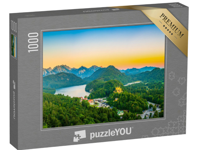 Puzzle 1000 Teile „Alpsee mit Schloss Hohenschwangau bei Sonnenaufgang, Bayern, Deutschland“