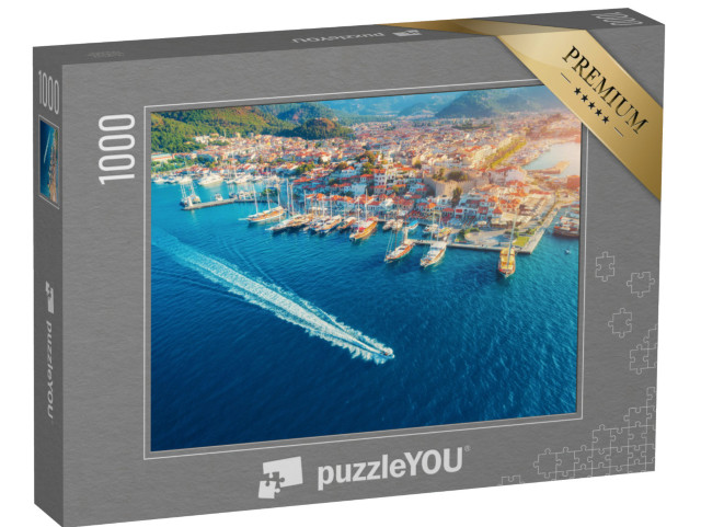Puzzle 1000 Teile „Sonnenuntergang am Yachthafen in Marmaris: Luftaufnahme von Booten und Häusern“