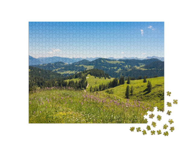 Puzzle 1000 Teile „Bayerische Alpen mit Bergblick und Wiesen im Allgäu, Deutschland“