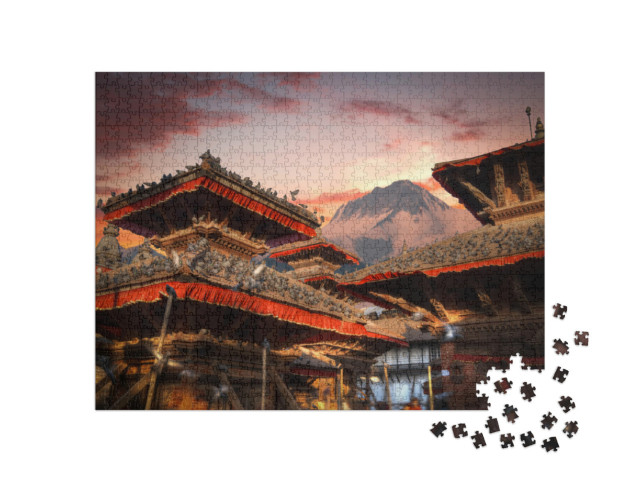 Puzzle 1000 Teile „Verzauberter Abend am Tempel des Durbar Square in Bhaktapur, Kathmandu, Nepal“