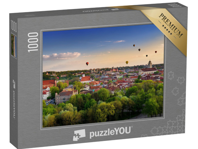 Puzzle 1000 Teile „Sommerpanorama der Altstadt von Vilnius mit bunten Heißluftballons“