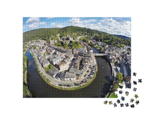 Puzzle 1000 Teile „Luftaufnahme der belgischen Stadt La Roche-en-Ardenne mit Fluss Ourthe“