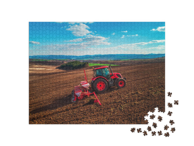 Puzzle 1000 Teile „Landwirtschaft: Landwirt im Traktor bei der Vorbereitung von Ackerland“