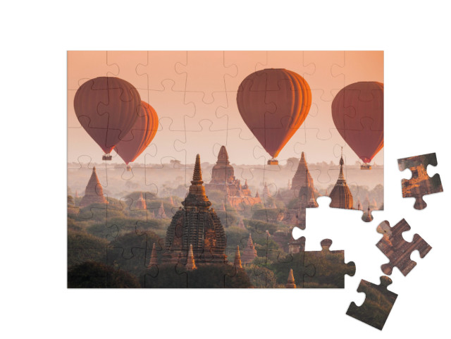 Puzzle 48 Teile „Heißluftballon über der Ebene von Bagan am nebligen Morgen, Myanmar“