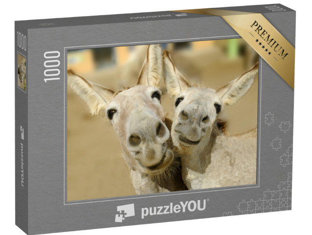 Puzzle 1000 Teile „Zwei cremefarbene Esel posieren mit einem glücklichen Lächeln“