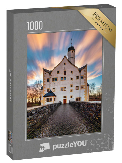 Puzzle 1000 Teile „Ziehende Wolken über dem Wasserschloss Klaffenbach bei Chemnitz“