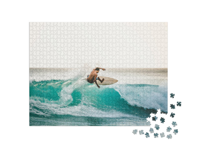 Puzzle 1000 Teile „Professioneller Surfer in Bali, Indonesien“