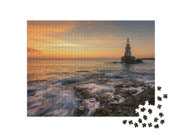 Puzzle 1000 Teile „Sonnenaufgang am Leuchtturm in Ahtopol, Bulgarien“