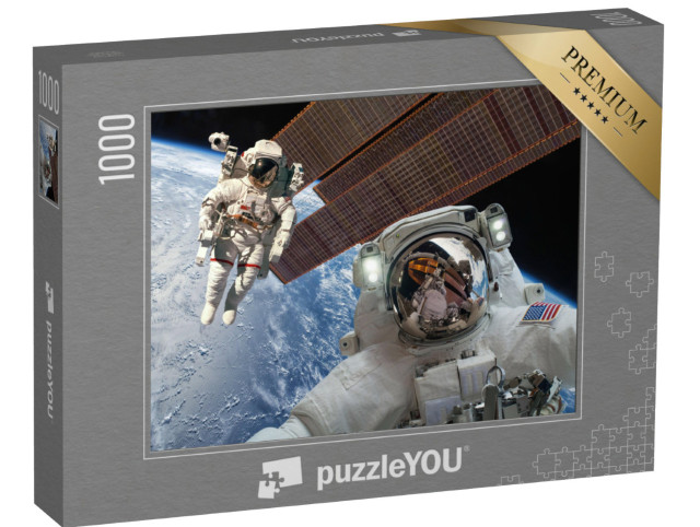 Puzzle 1000 Teile „Internationale Raumstation und Astronauten im Weltraum über dem Planeten Erde“