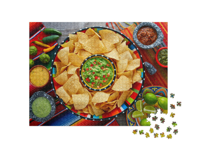 Puzzle 1000 Teile „Nachos mit Guacamole-Tortilla-Chips im Sombrero-Teller“